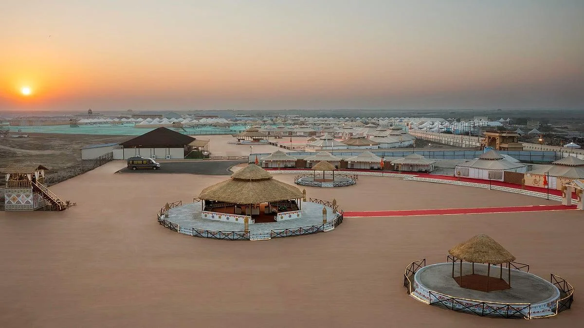 zelt 24 norderstedt Vanaheim Glamping - 24 m² | 16 Personen add to new site Color:Black Flamingo 今天才知道“tarp”（防水布）这个词是“Tarpaulin”（防水帆布）的缩写，一种结实的防水布，最初是用涂焦油的帆布做的。 : r/todayilearned